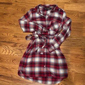 GAP Red, Navy and White Plaid Button-Up Shirt